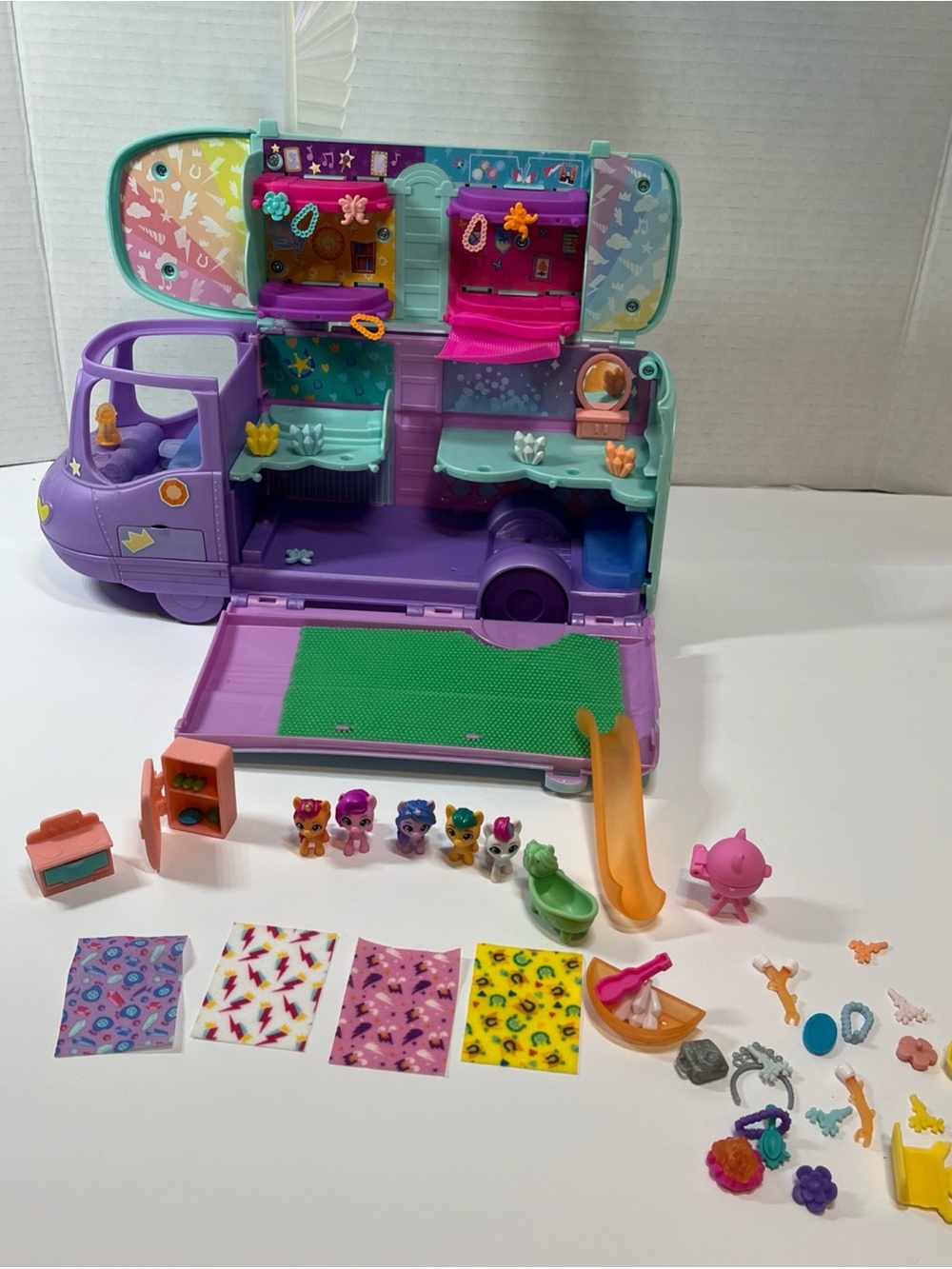 My Little Pony Van + Accessories + My Little Pony Figures